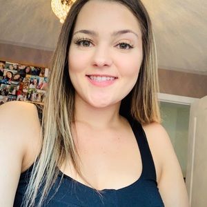 Meet your Posher, Chloe